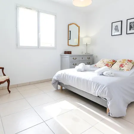 Villa New ! With Parking Collective Pools Garden And Ac - Benakey